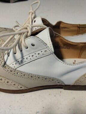 Born Ashleigh white and tan leather wingt and Light Tan Leat.